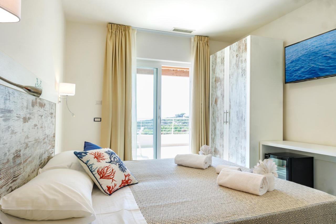 Mercury Beach Hotel Sant'Antìoco Eksteriør billede